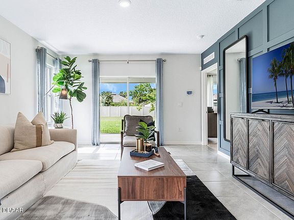 4th image of 1017 Victoria Parc Ave