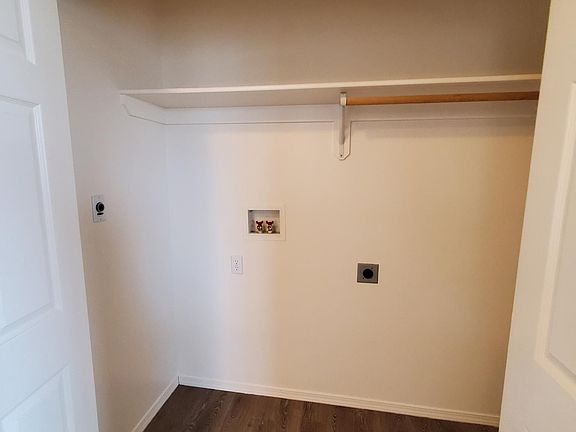 4th image of 240 W Anderson St APT 4