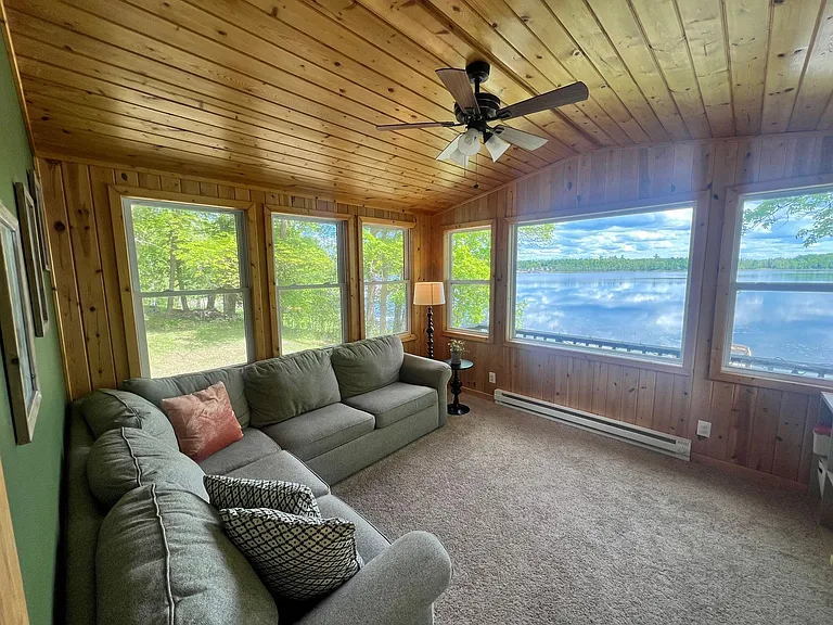 1926 Island View Dr NE — Photo 10