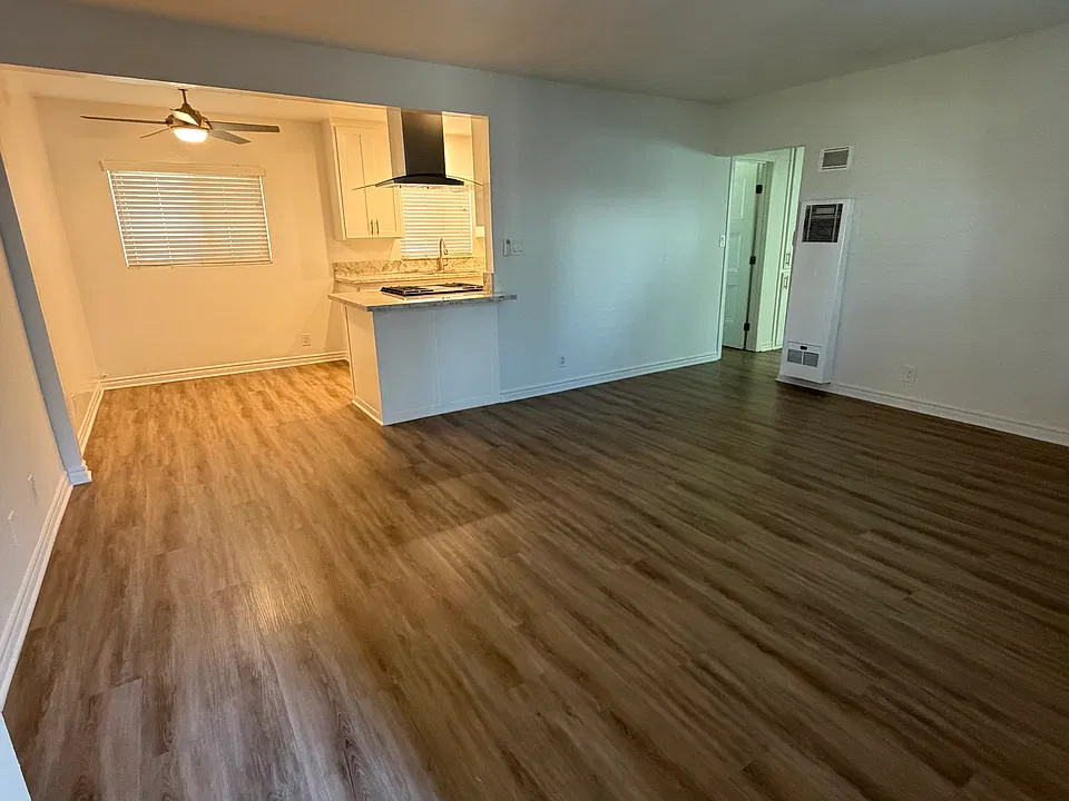 10523 Paramount Blvd #B