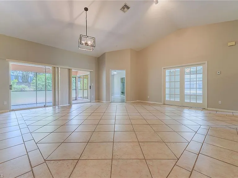 430 Saint Andrews Blvd #6 — Photo 21