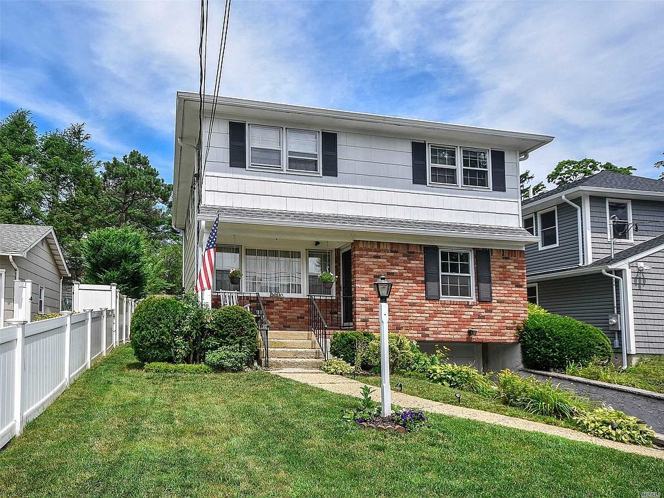 1st image of 10 Leonard Pl