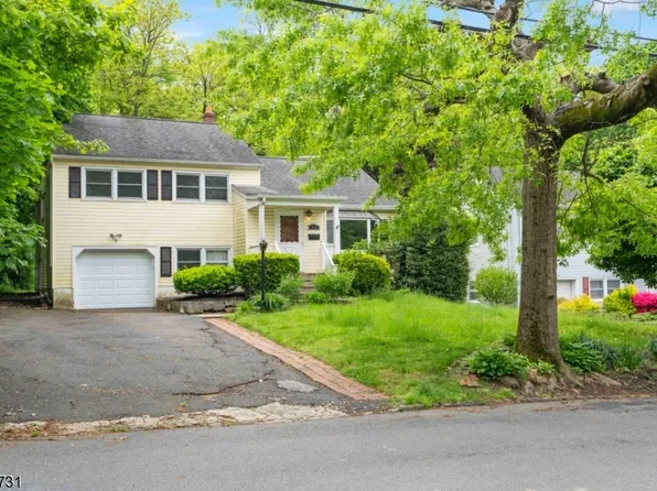 42 Greenwood Rd, New Providence Boro, NJ 07974