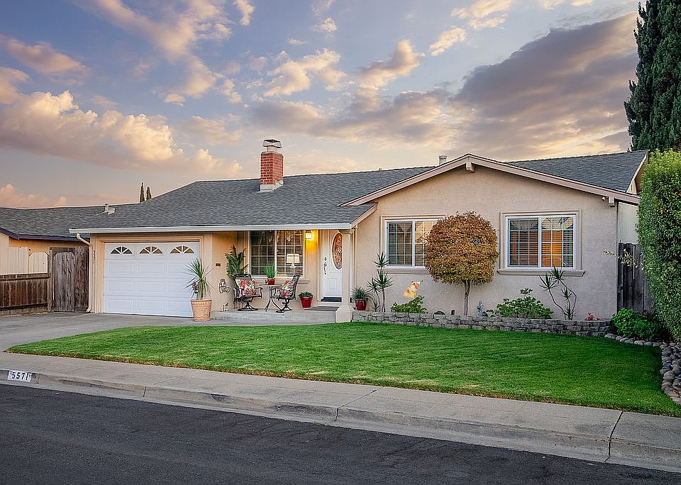 2nd image of 5571 Beau Ct