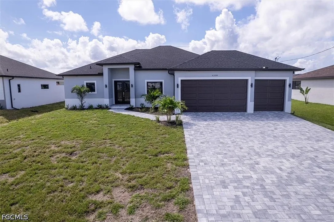 4 bed, 3.0 bath, 2016 sqft, $2,800 — Photo 3