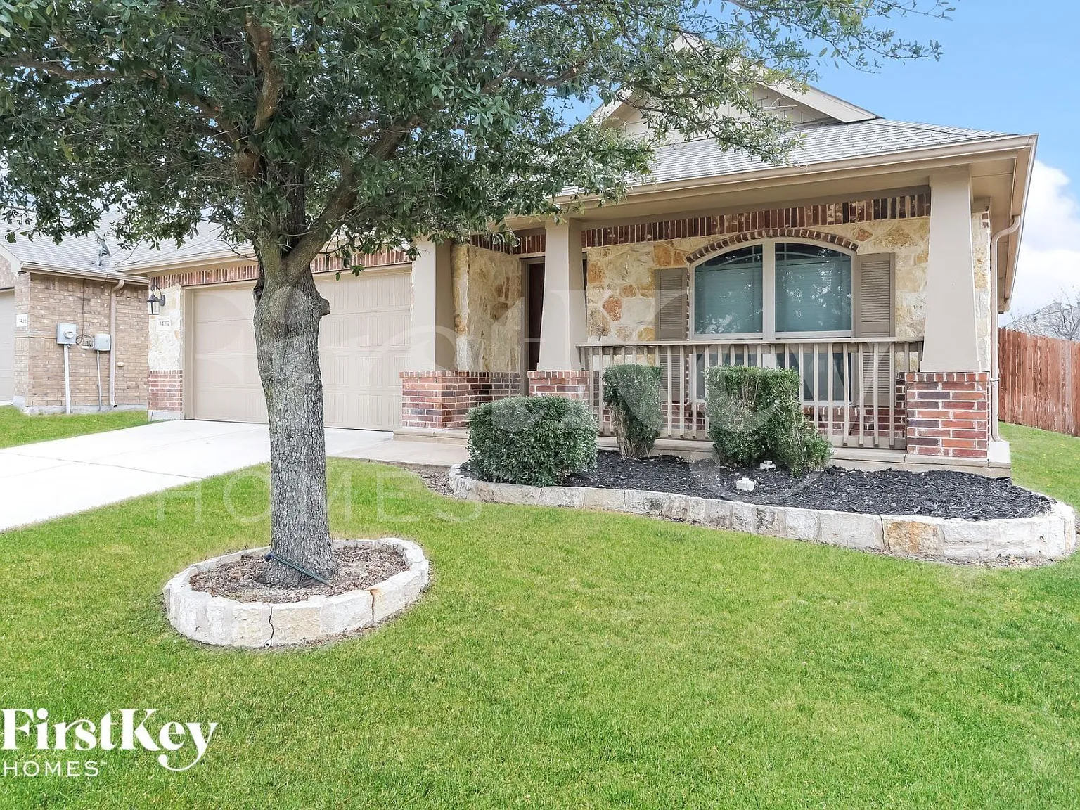 3 bed, 2.0 bath, 1549 sqft, $2,160 — Photo 2