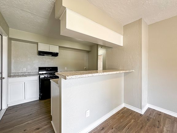 3rd image of 7514 Mockingbird Ln