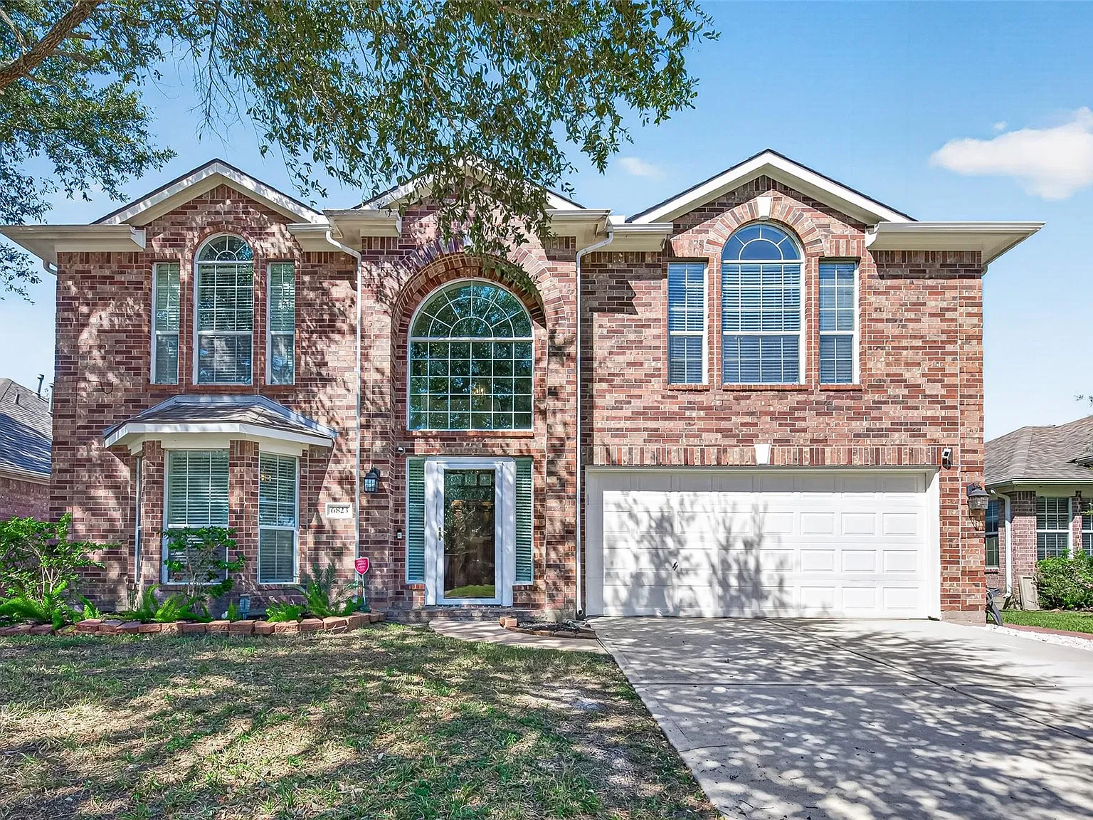 4 bed, 2.5 bath, 2530 sqft, $3,100 — Photo 2