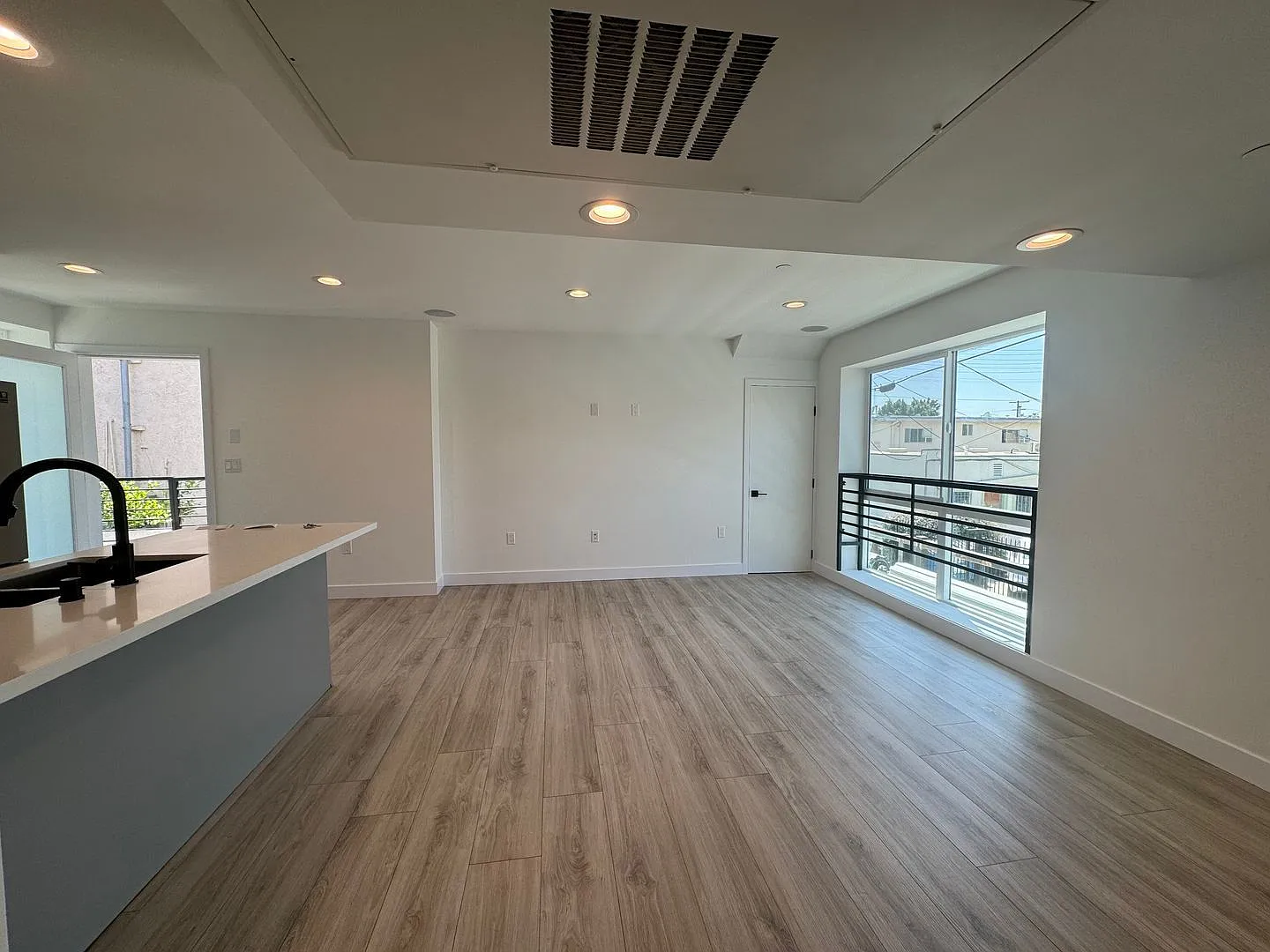 2 bed, 2.0 bath, $3,195 — Photo 2