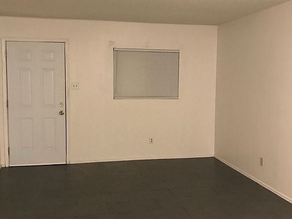 4th image of 312-318 E Saint Anne Pl #D0423f15e
