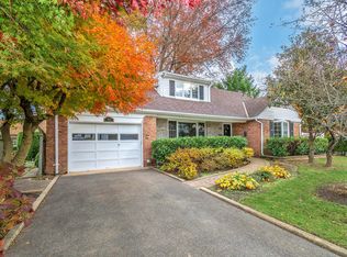 41 S 4th St, Locust Valley, NY 11560