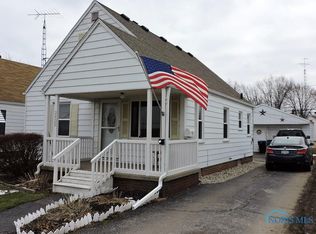 2432 Brown Rd, Oregon, OH 43616