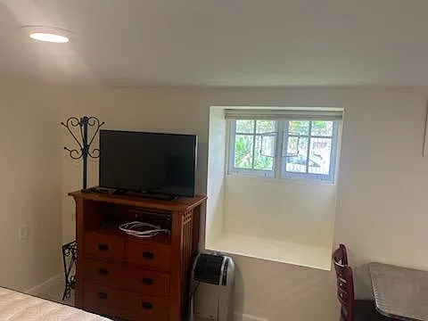 140 W Thorn St #1 — Photo 7