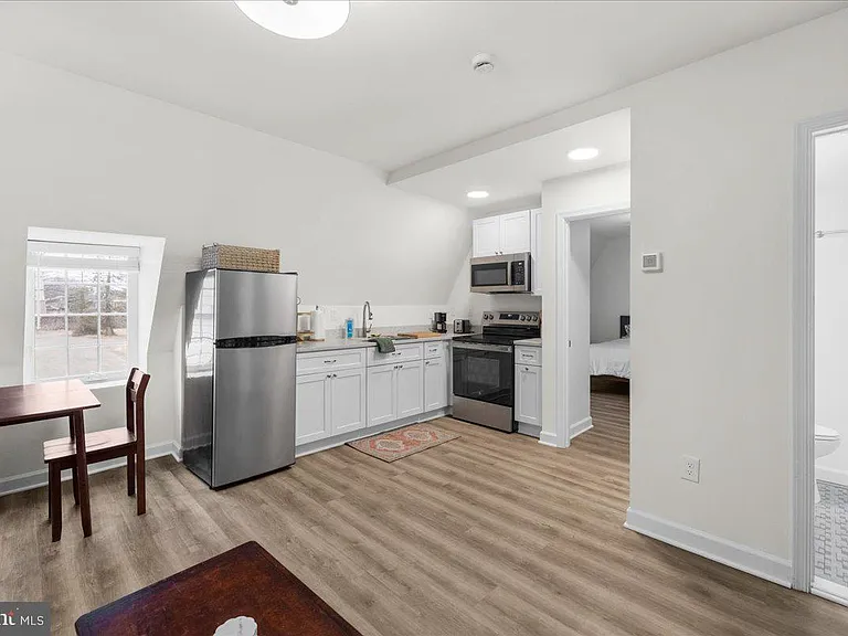 380 Broadview Ave #2 — Photo 4