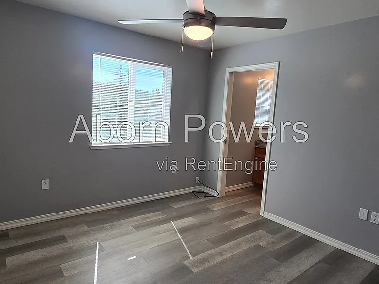 575 Racquet Way #B — Photo 17