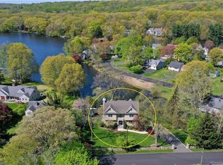 27 Old Black Rock Tpke, Fairfield, CT 06824