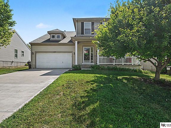 3rd image of 2307 Walnut Creek Dr