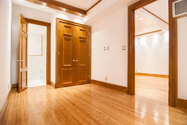 Rented by WAM Partners - William Moses Co. | media 76