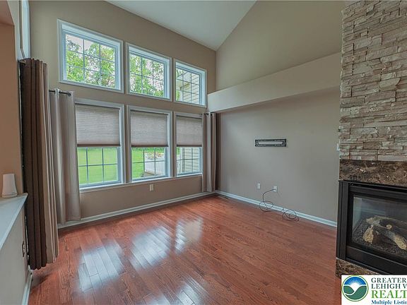 3rd image of 4480 Lenni Cir