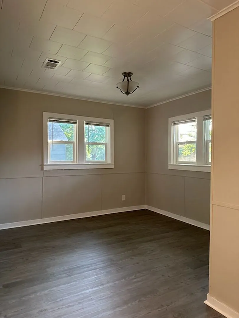 1114 Commerce- House — Photo 4
