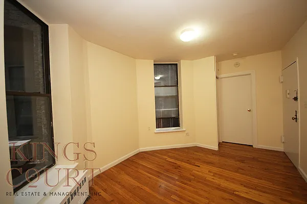 Rented by Kings Court Real Estate | media 6