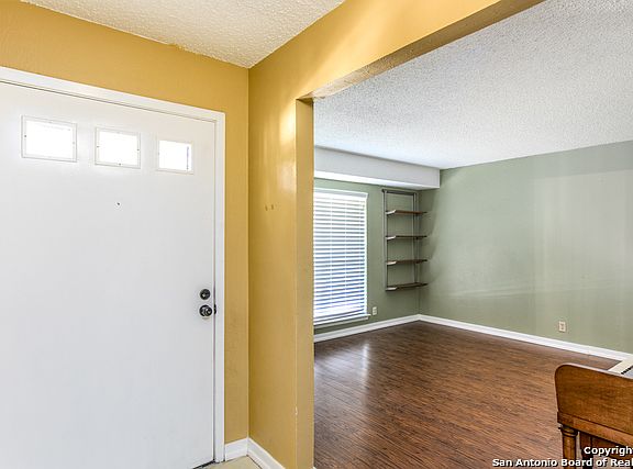 2nd image of 5815 Sky Country St