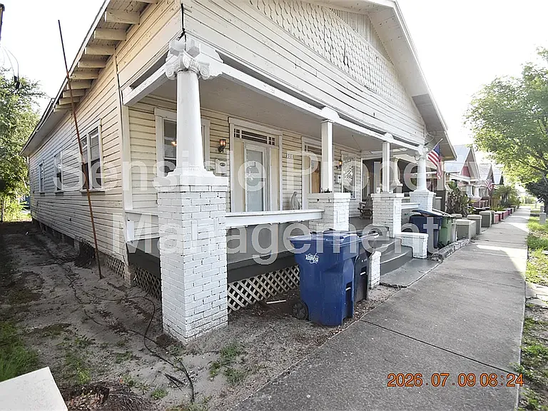 1908 E 15th Ave #A — Photo 2