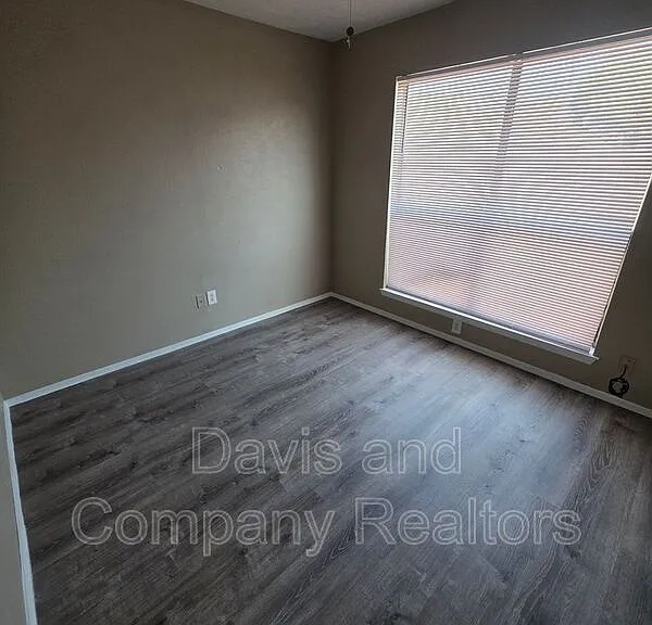 4412 Saint Andrews Dr #B — Photo 17