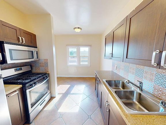 5th image of 3963 Halldale Ave #3