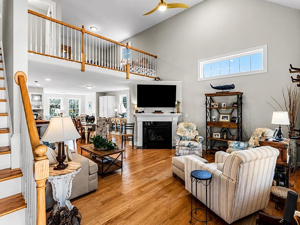 2nd image of 39 Pineview Drive