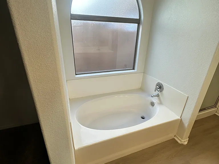 12910 W Pershing St — Photo 13