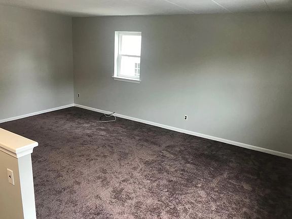 3rd image of 646 Country Ln Unit A