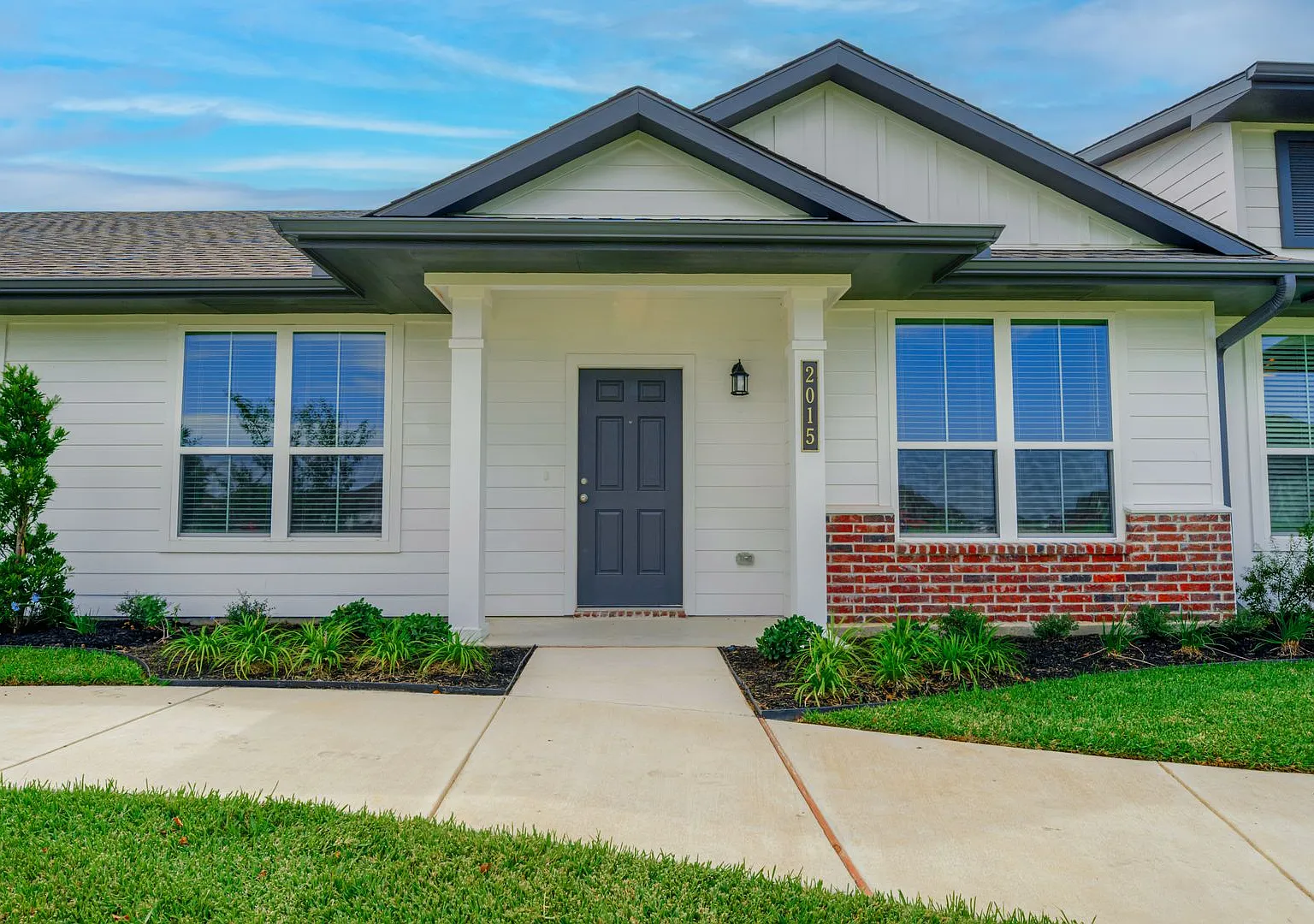 Spacious Townhome Available Now! — Photo 1