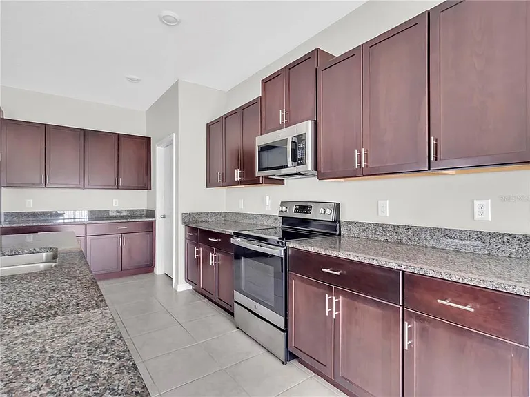 16568 Delia St — Photo 21
