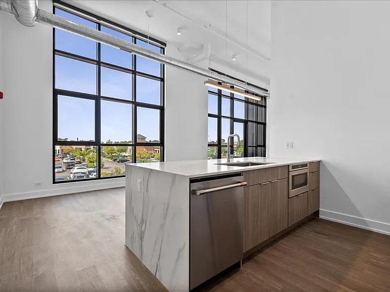 728 Lofts — Photo 36