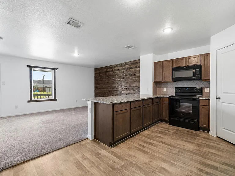 16842 Marie Village Dr — Photo 10