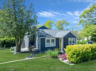 42 Oceanview Ave, Farmingville, NY 11738