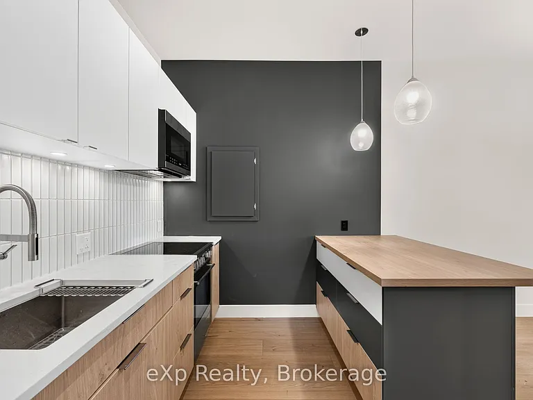 24 Wellington St #12 — Photo 13