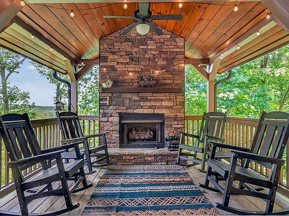 4th image of 573 Weaver Creek Way