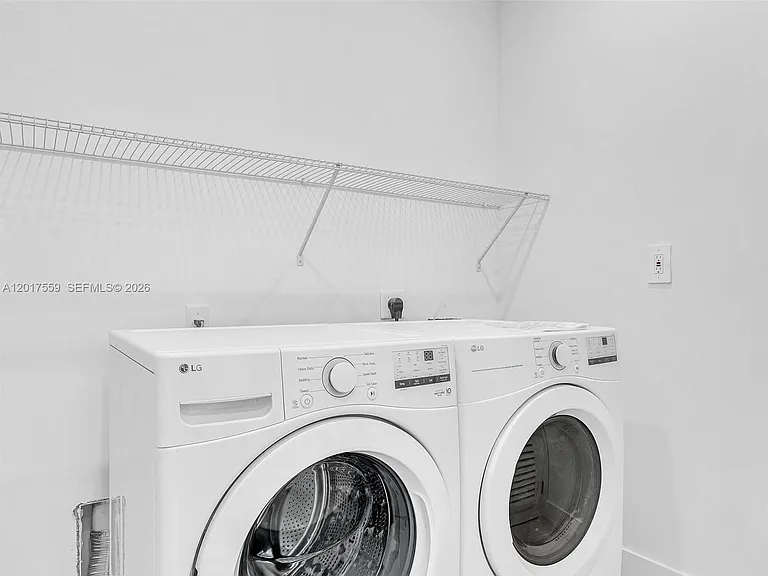 4640 SW 32nd Ave #D1 — Photo 48