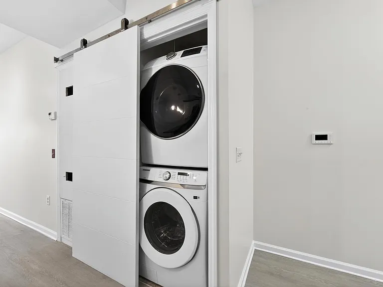 258 Pine St #2R — Photo 24