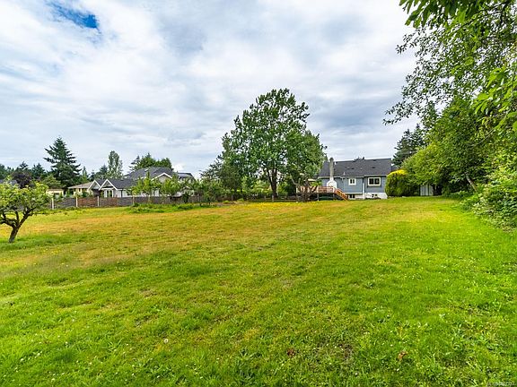 5th image of 7261 Lantzville Rd