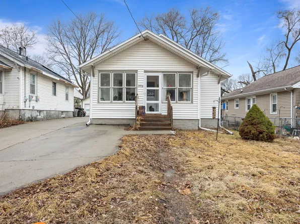3914 Cornell St, Des Moines, IA 50313
