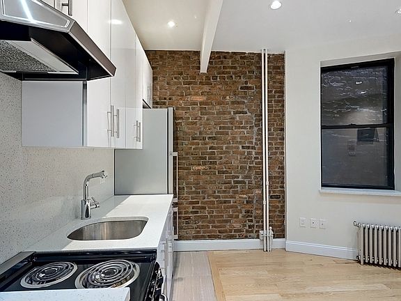 5th image of 11 Stanton St #3A9