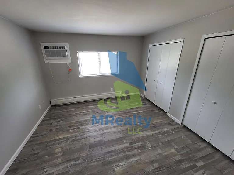 20411 E Twelve Mile Rd #7 — Photo 11