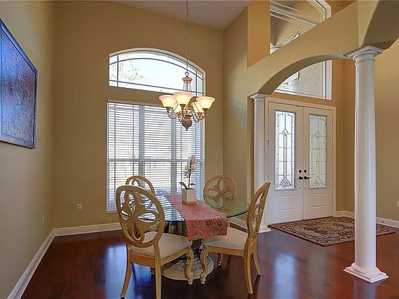 3rd image of 4312 Cove Dr