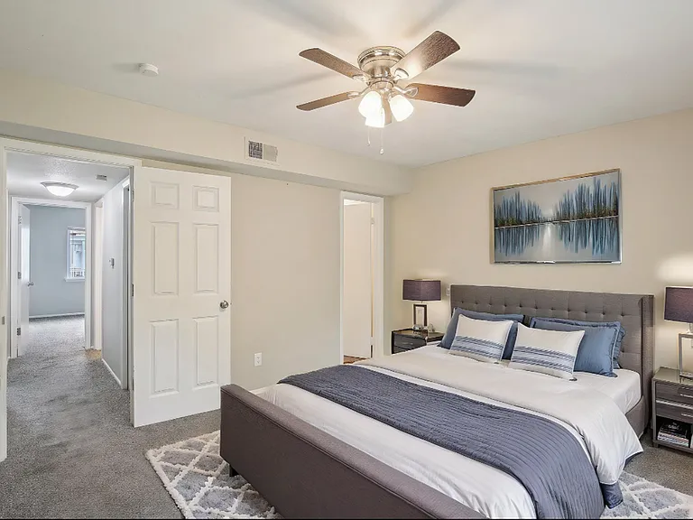 Broadway Ridge Apartments — Photo 23