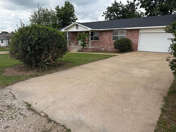 2nd image of 904 NW 11th St