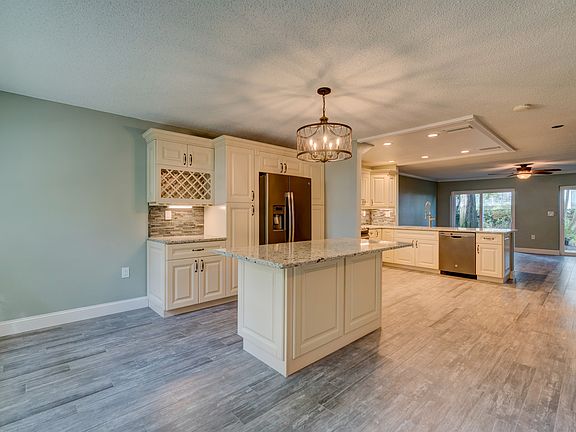 2nd image of 1718 Belleair Forest Dr