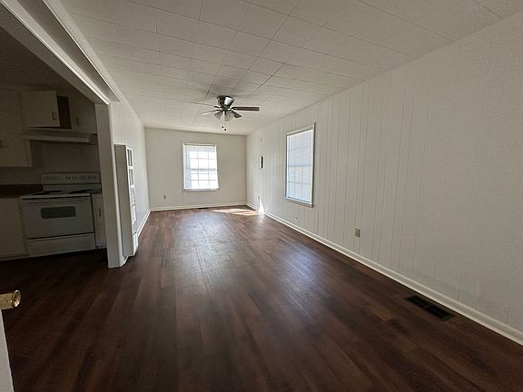 5th image of 601 S Independence Ave